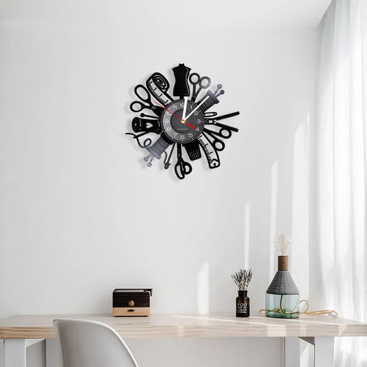 Vintage Sewing Machine Wall Clock – Retro Chic Statement Piece for Elegant Interiors