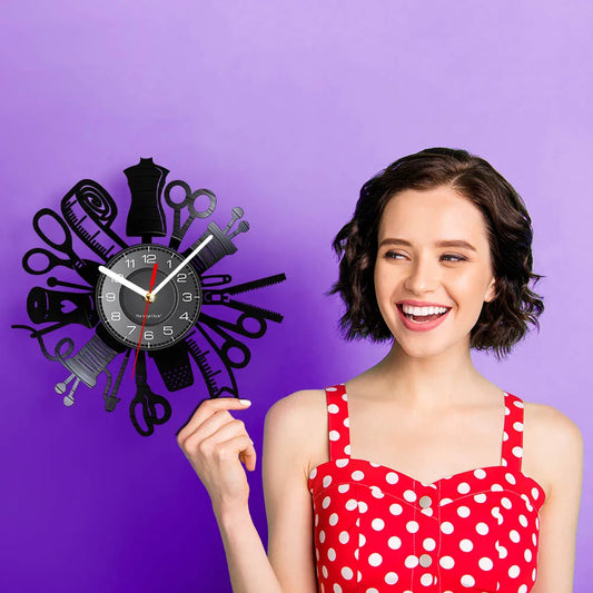 Vintage Sewing Machine Wall Clock – Retro Chic Statement Piece for Elegant Interiors