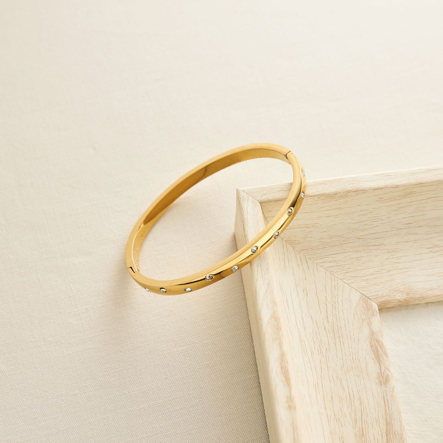 Luna bangle