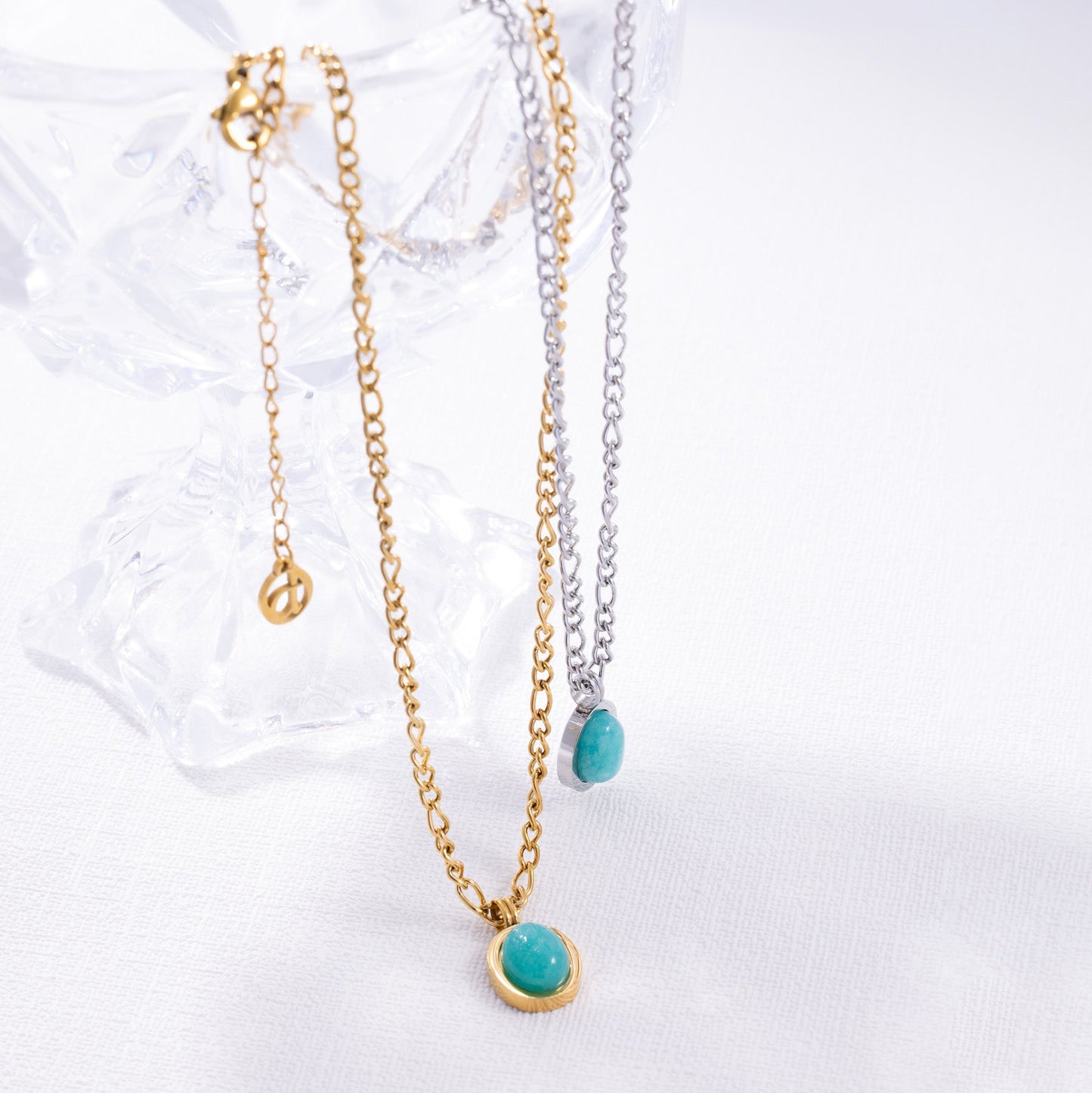 Azura chain gold