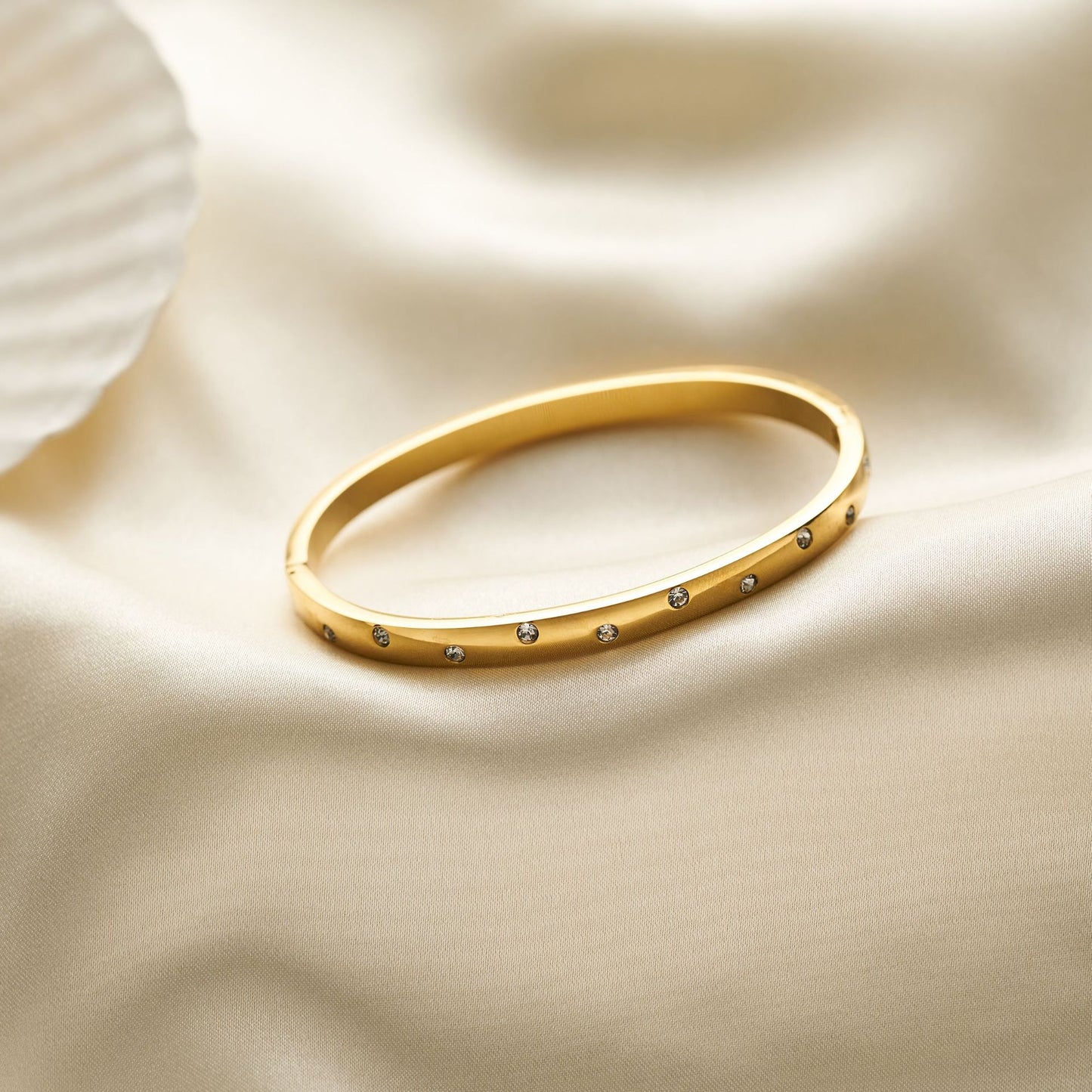 Luna bangle